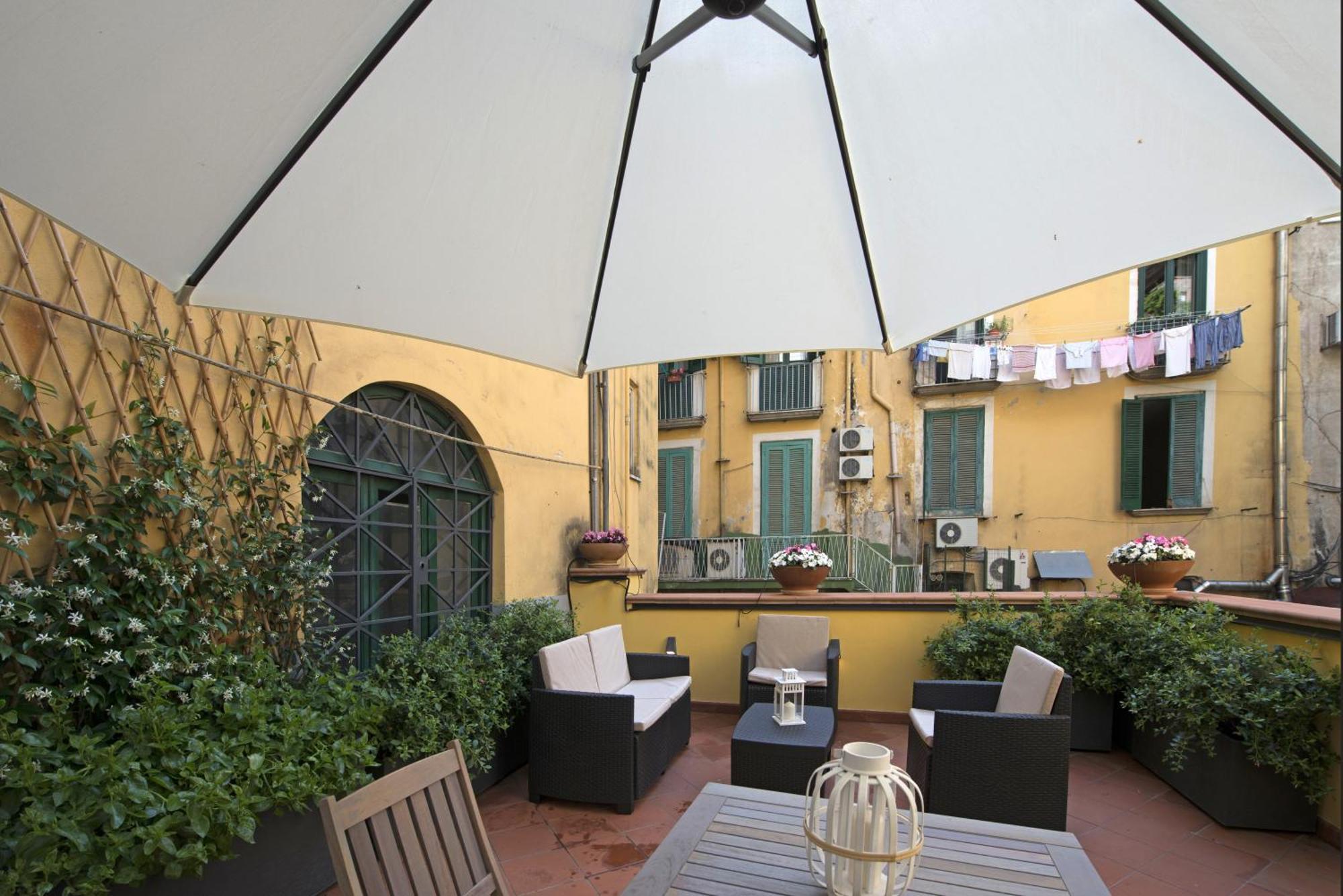 Appartement Le Terrazze Sul Cortile à Salernes Extérieur photo