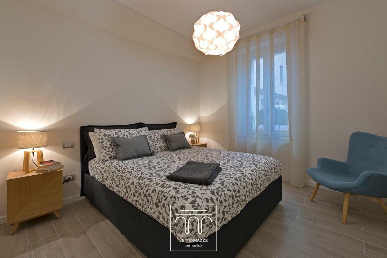 Appartement Le Terrazze Sul Cortile à Salernes Extérieur photo