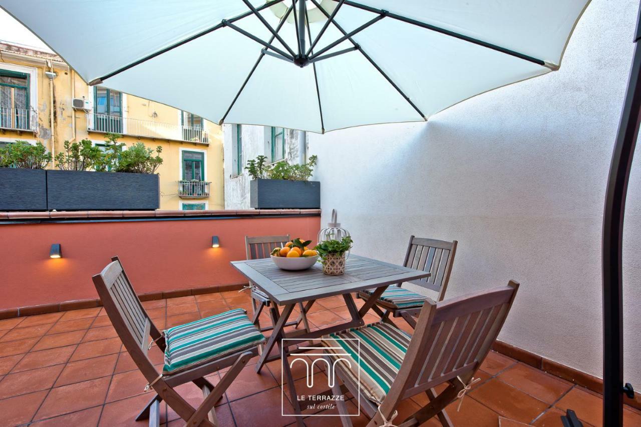 Appartement Le Terrazze Sul Cortile à Salernes Extérieur photo