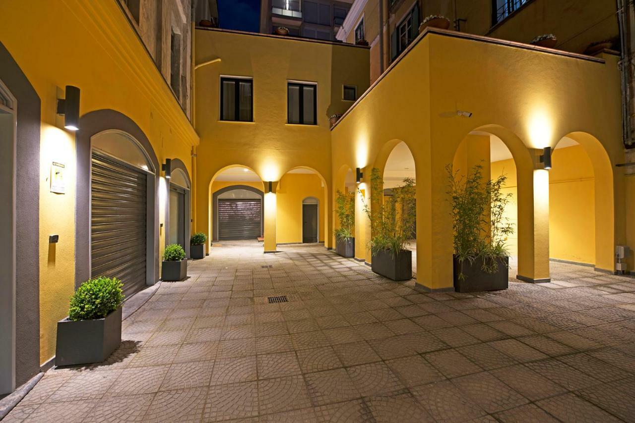 Appartement Le Terrazze Sul Cortile à Salernes Extérieur photo