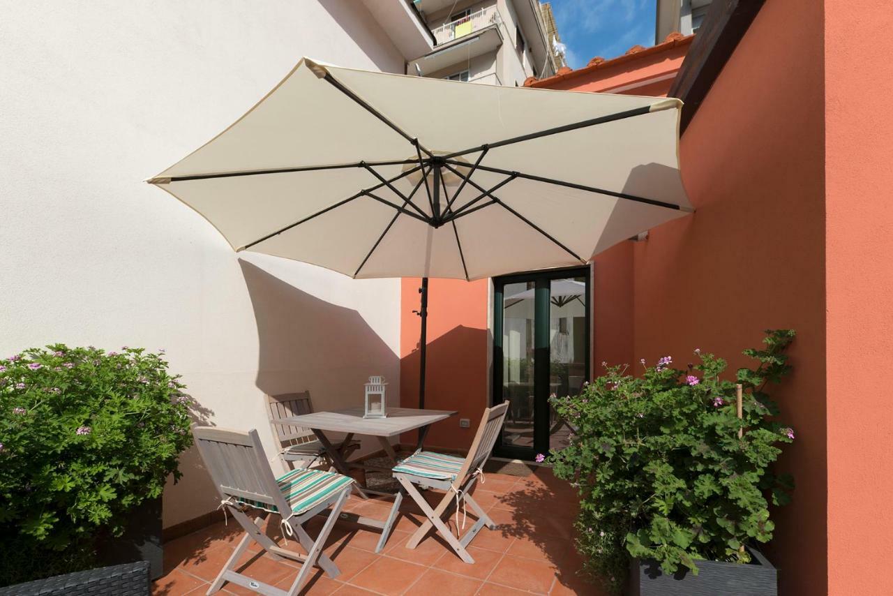 Appartement Le Terrazze Sul Cortile à Salernes Extérieur photo