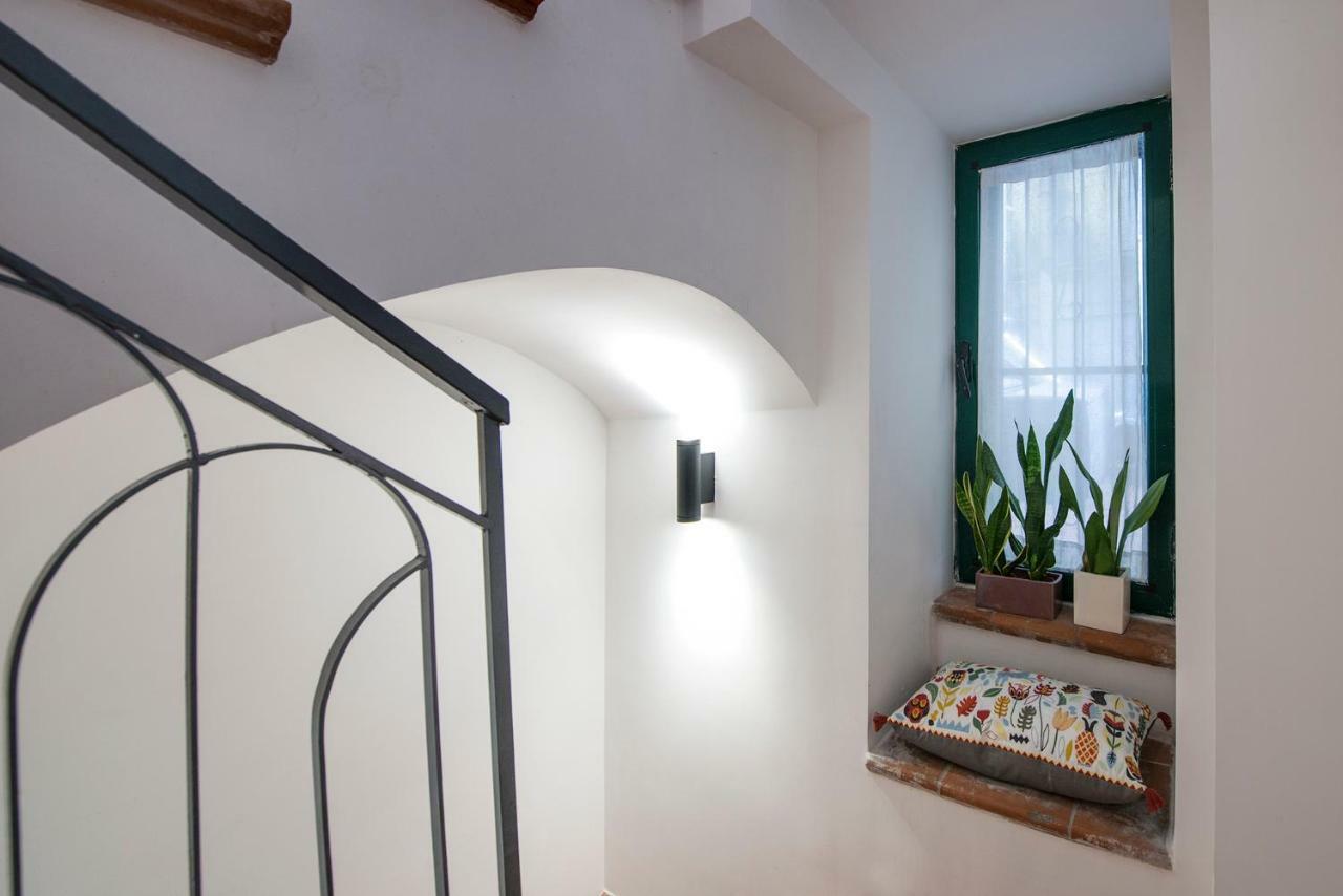 Appartement Le Terrazze Sul Cortile à Salernes Extérieur photo