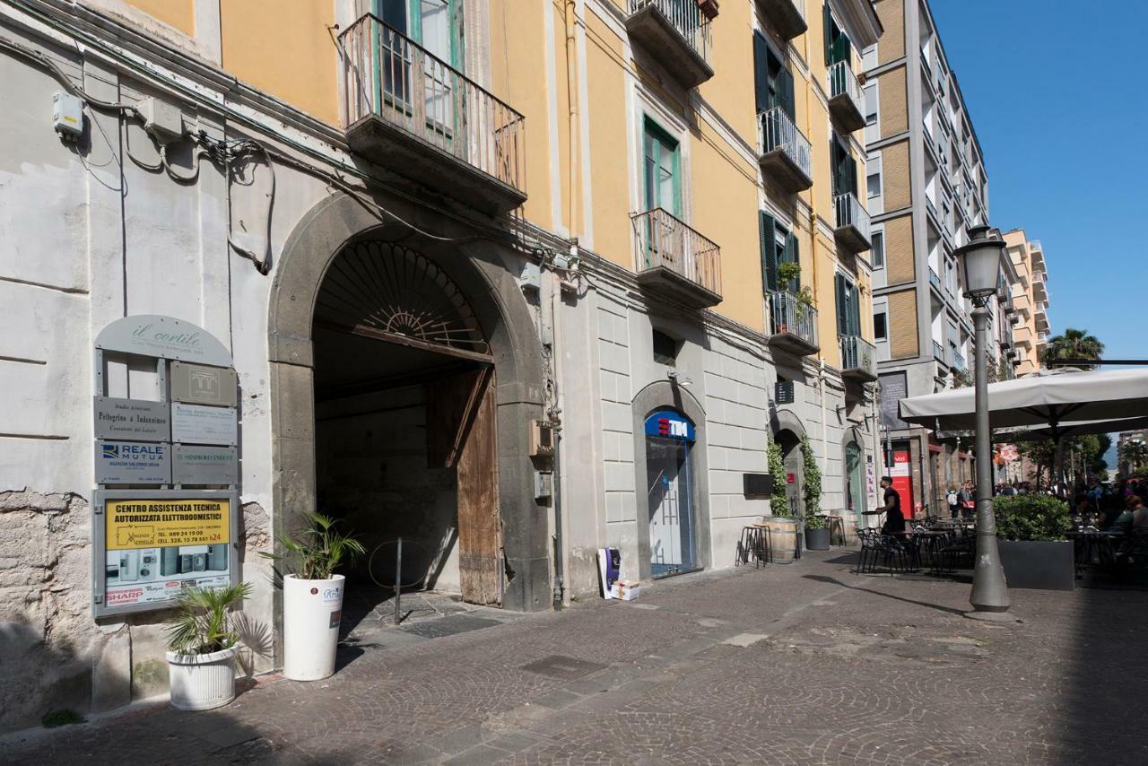 Appartement Le Terrazze Sul Cortile à Salernes Extérieur photo