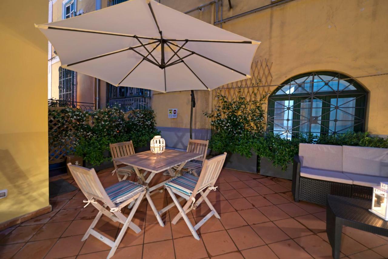 Appartement Le Terrazze Sul Cortile à Salernes Extérieur photo