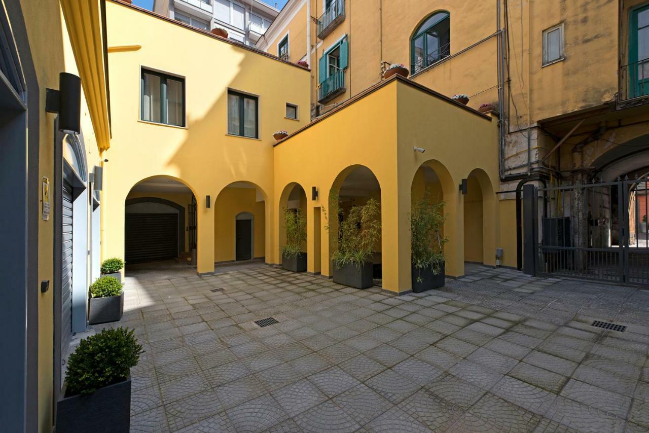 Appartement Le Terrazze Sul Cortile à Salernes Extérieur photo
