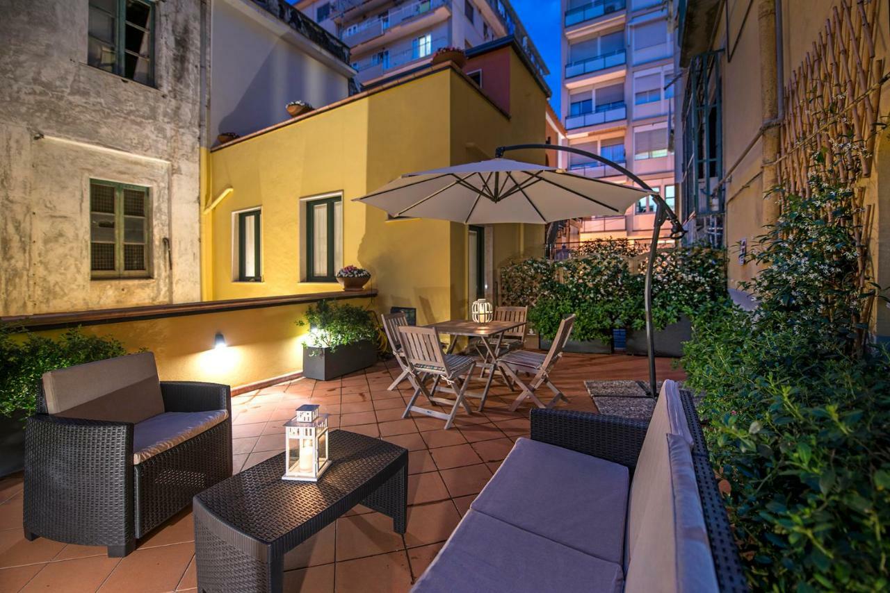 Appartement Le Terrazze Sul Cortile à Salernes Extérieur photo