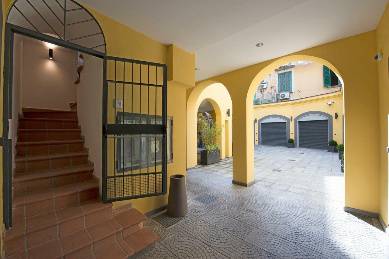 Appartement Le Terrazze Sul Cortile à Salernes Extérieur photo